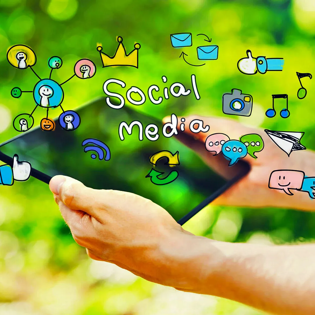 Ilustrasi Menggunakan Media Sosial