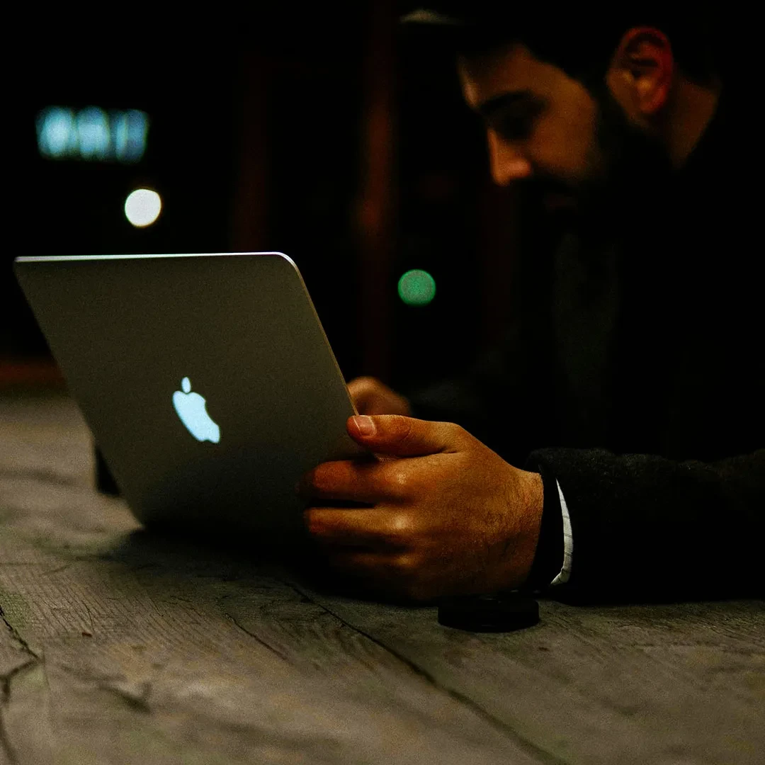 Ilustrasi Laptop Apple Macbook