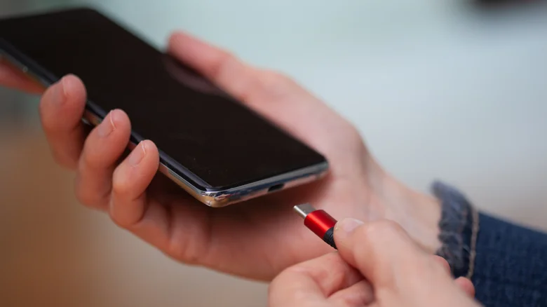 get in the habit of fully charging and discharging your phone 1755696162