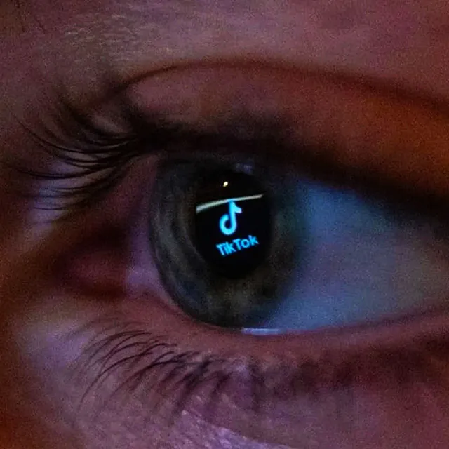 Ilustrasi Kecanduan TikTok