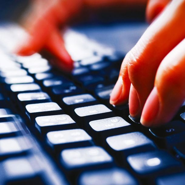 Ilustrasi Pengelolaan Website Hingga Data Entry