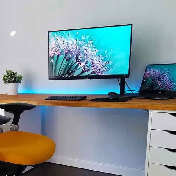 Ilustrasi Desktop PC Windows 10