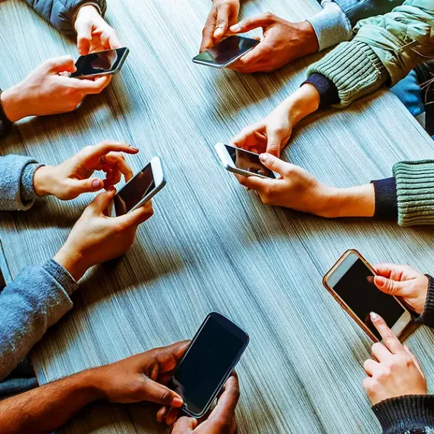 Ilustrasi Social Media Addiction